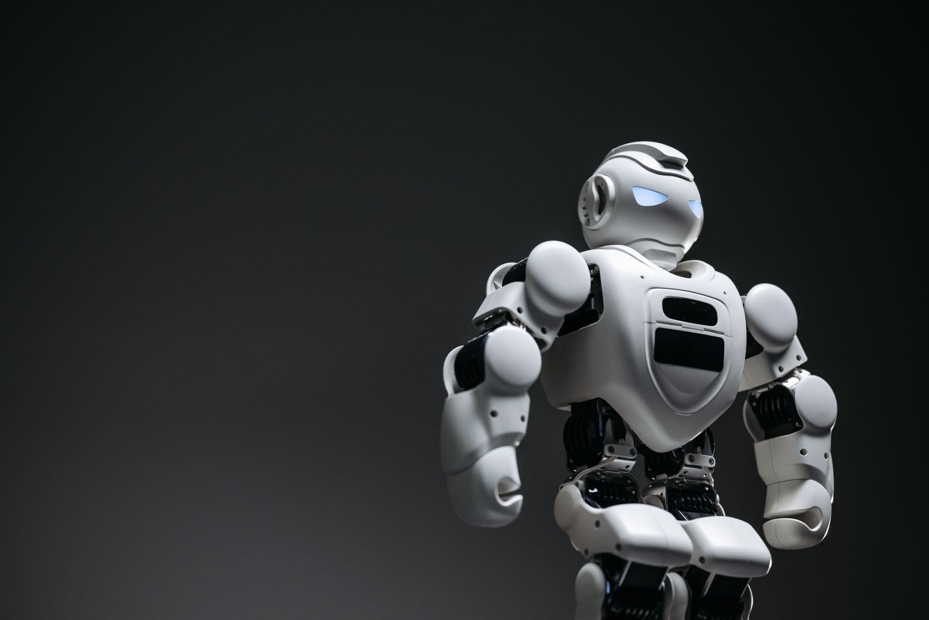 FCC、中国製ヒューマノイドロボットの輸入を禁止