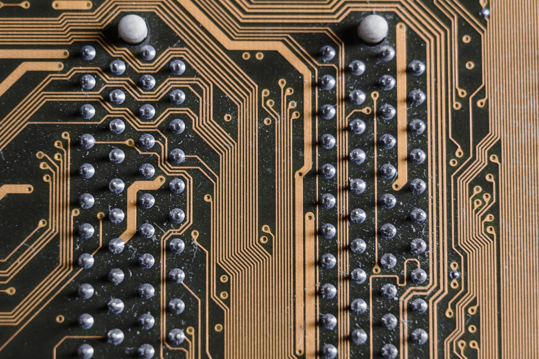 半導体からトークンまで、AI市場の現状
