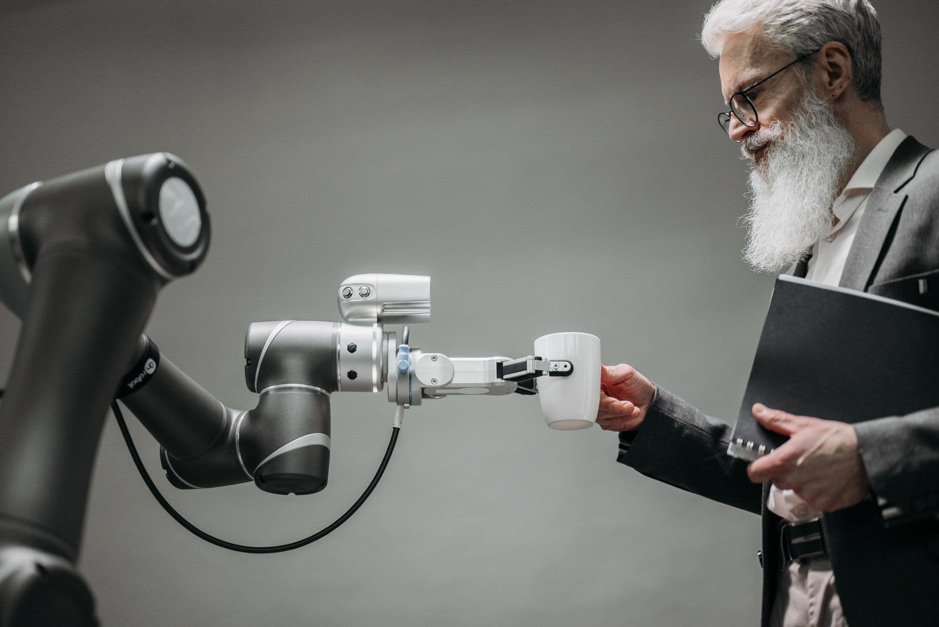 人間の「心」を無視するAIは行動予測を誤る