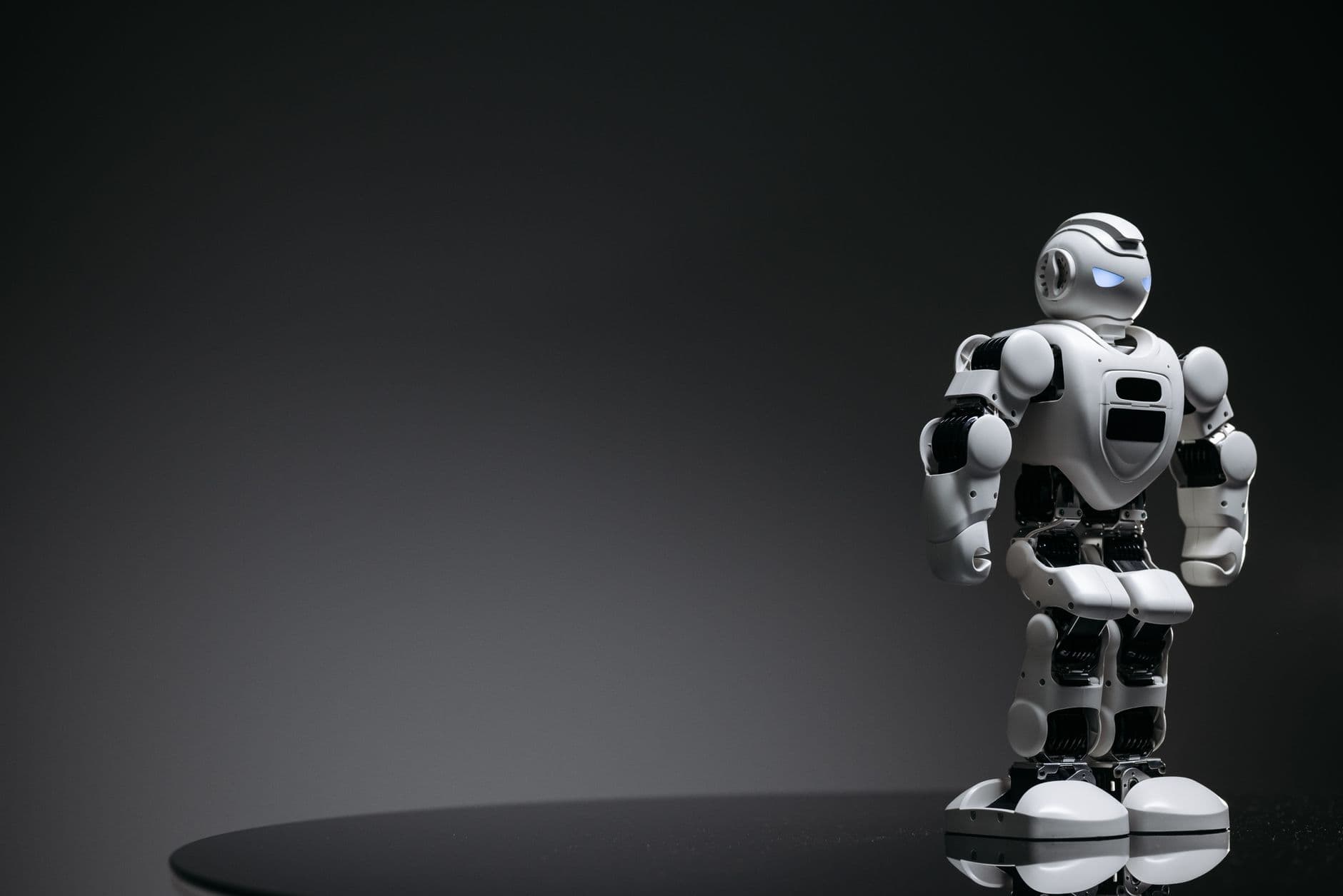 中国自動車メーカー、ヒューマノイドロボット事業に相次ぎ参入