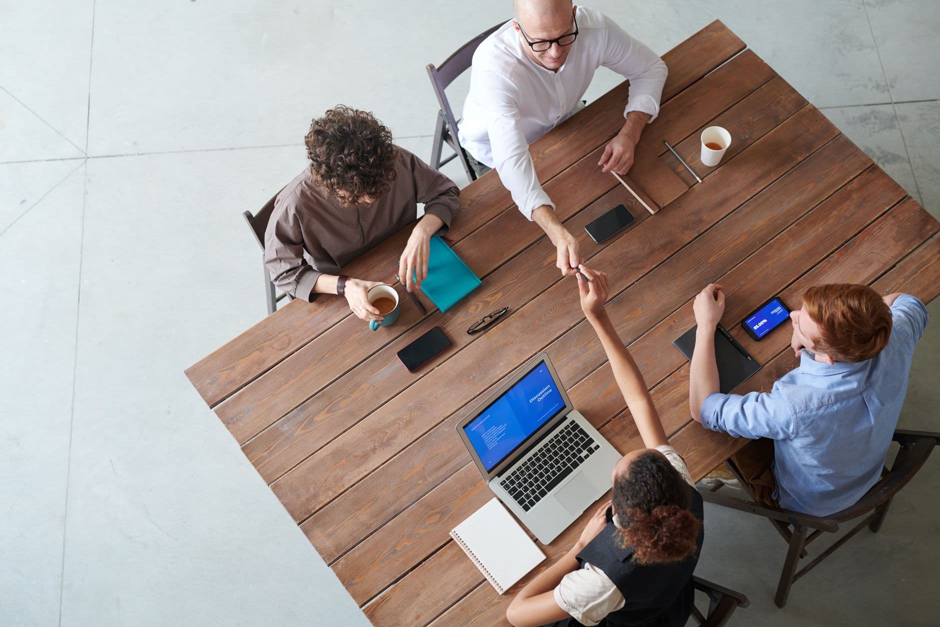 Listen Labs、15億ドル調達を中断しSalesforceと交渉