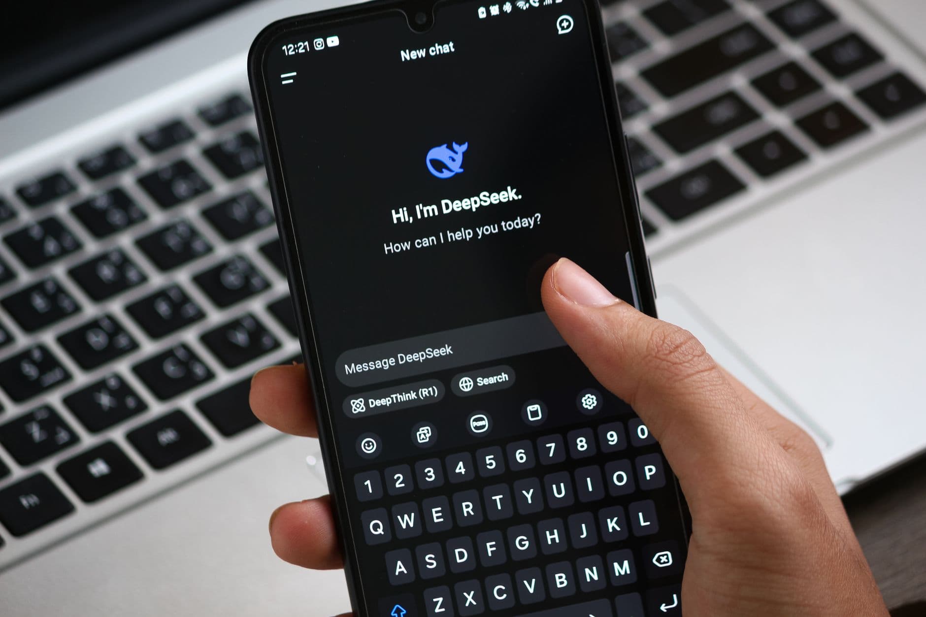 Explaining UX Design Methods for Mobile AI Apps